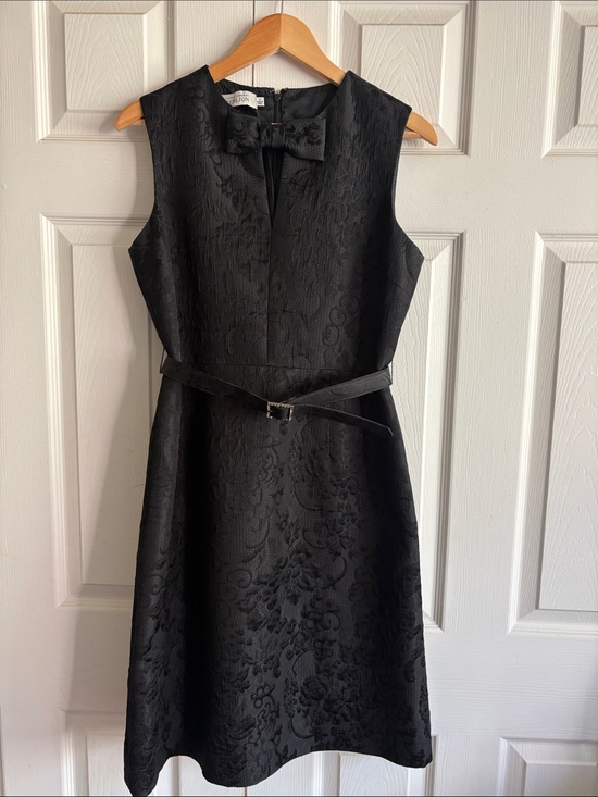 Teri Jon By Rickie Freeman Dresses & Skirts - Elegant Black Sleeveless Jacquard Dress with Bow Detail